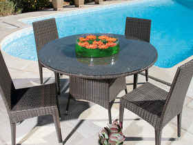 Table de jardin en résine tréssée "Cony " 120 x 75 cm