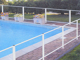 Clos piscine transparence 
