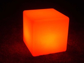 Eclairage de jardin sans fil rechargeable "Kubb" - Polyéthylène -