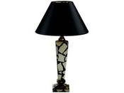 Lampe avec abat jour décoré en bronze