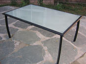 Table de jardin "MENORCA" -  dimensions : 152 x 96 x 70 cm.